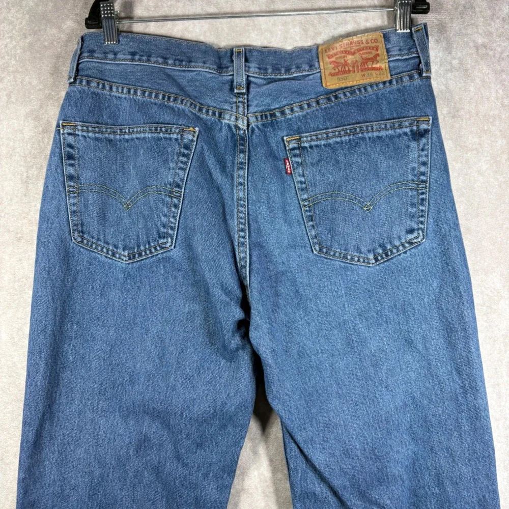 Levi Jeans Mens 34 Blue 550 Relaxed Fit Tapered Leg Medium Wash Denim Everyday